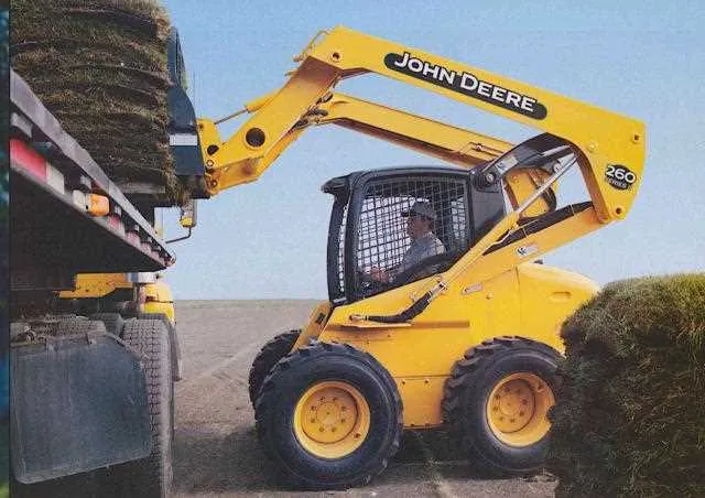 2003 john deere 250 skid steer specs