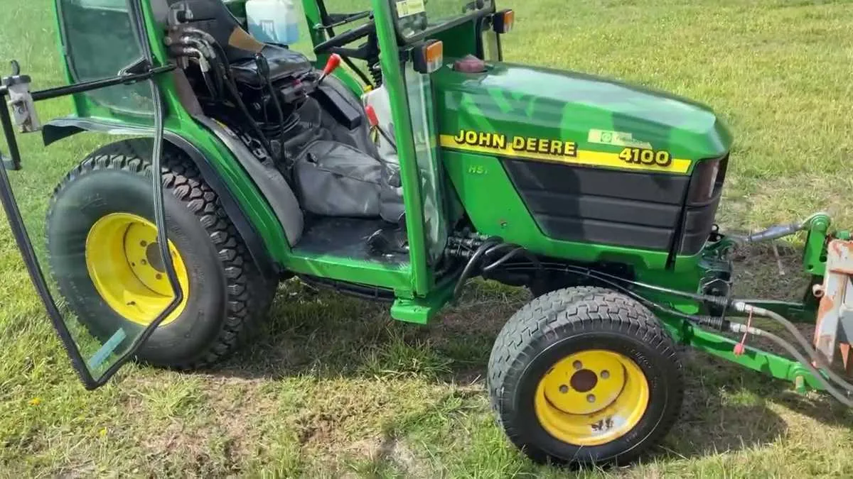 2004 john deere 4100 specs