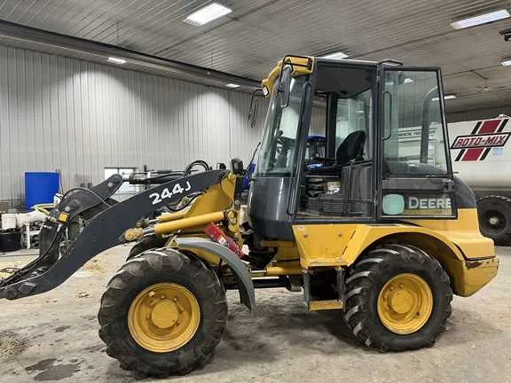 2007 john deere 244j specs