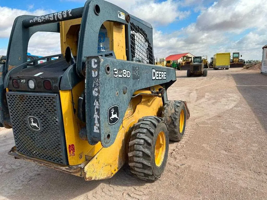 2011 john deere 328d specs