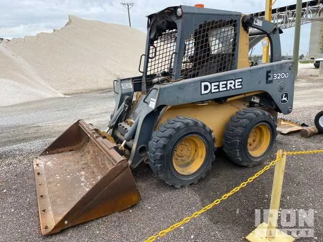 2013 john deere 318d specs