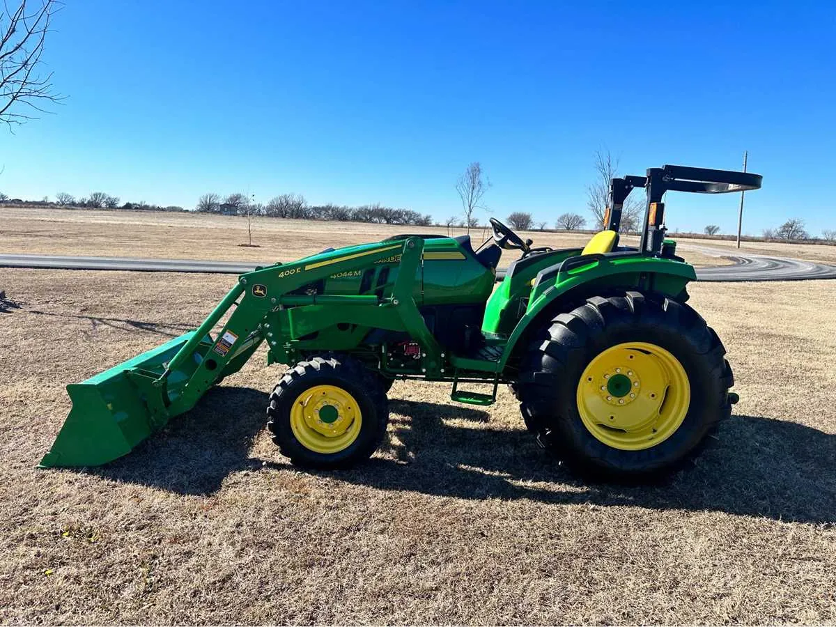 2016 john deere 4044m specs