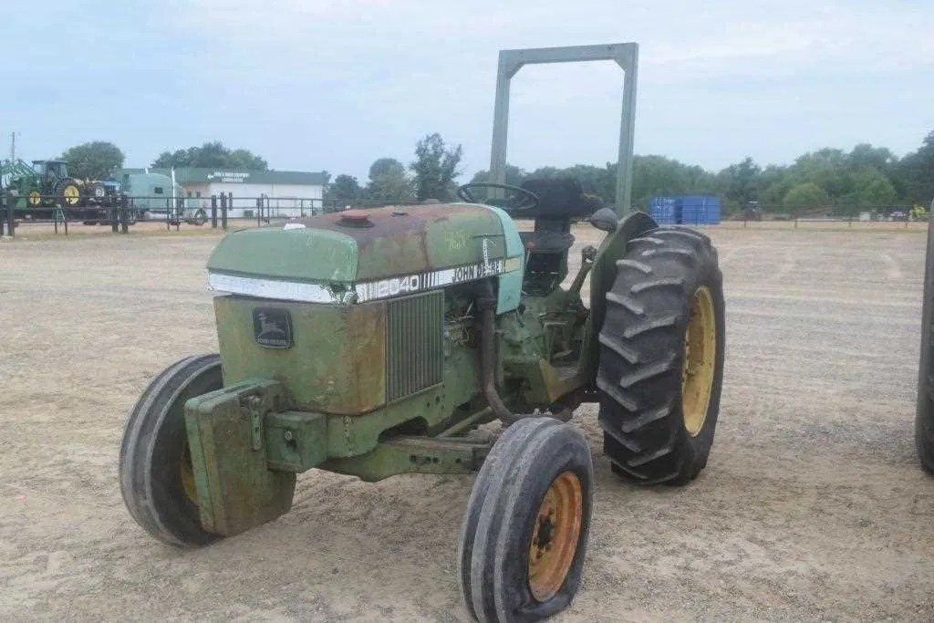 2040 john deere specs