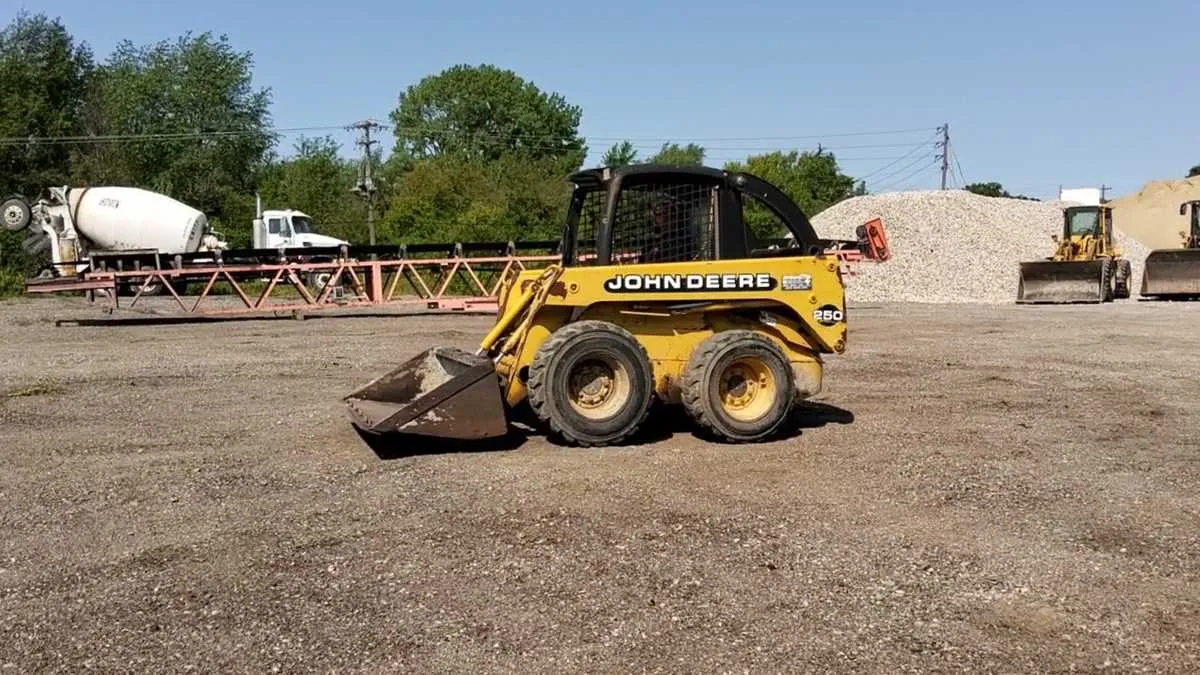 250 john deere skid steer specs