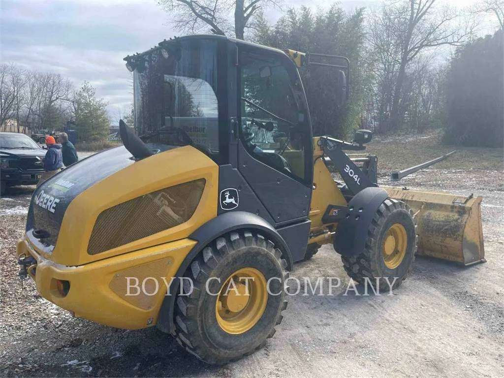 304l john deere specs