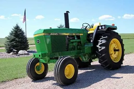 4240 john deere specs