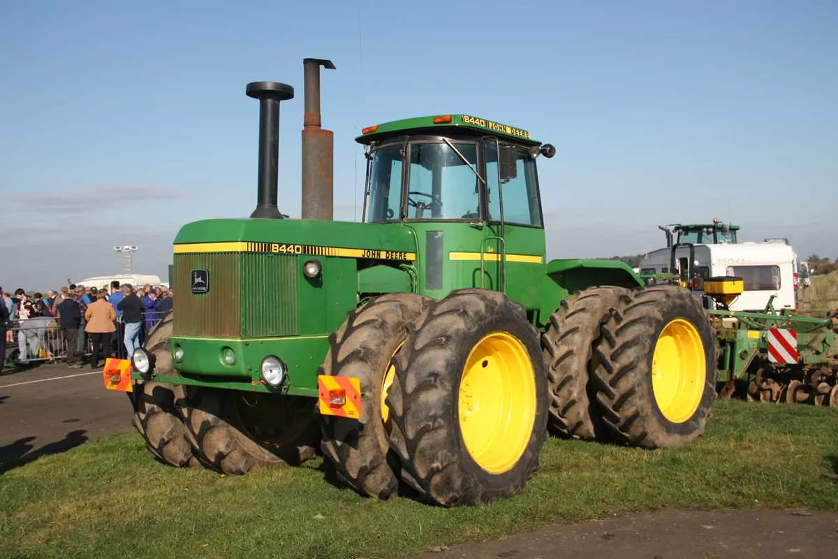 8440 john deere specs