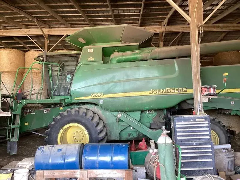 9560 john deere combine specs