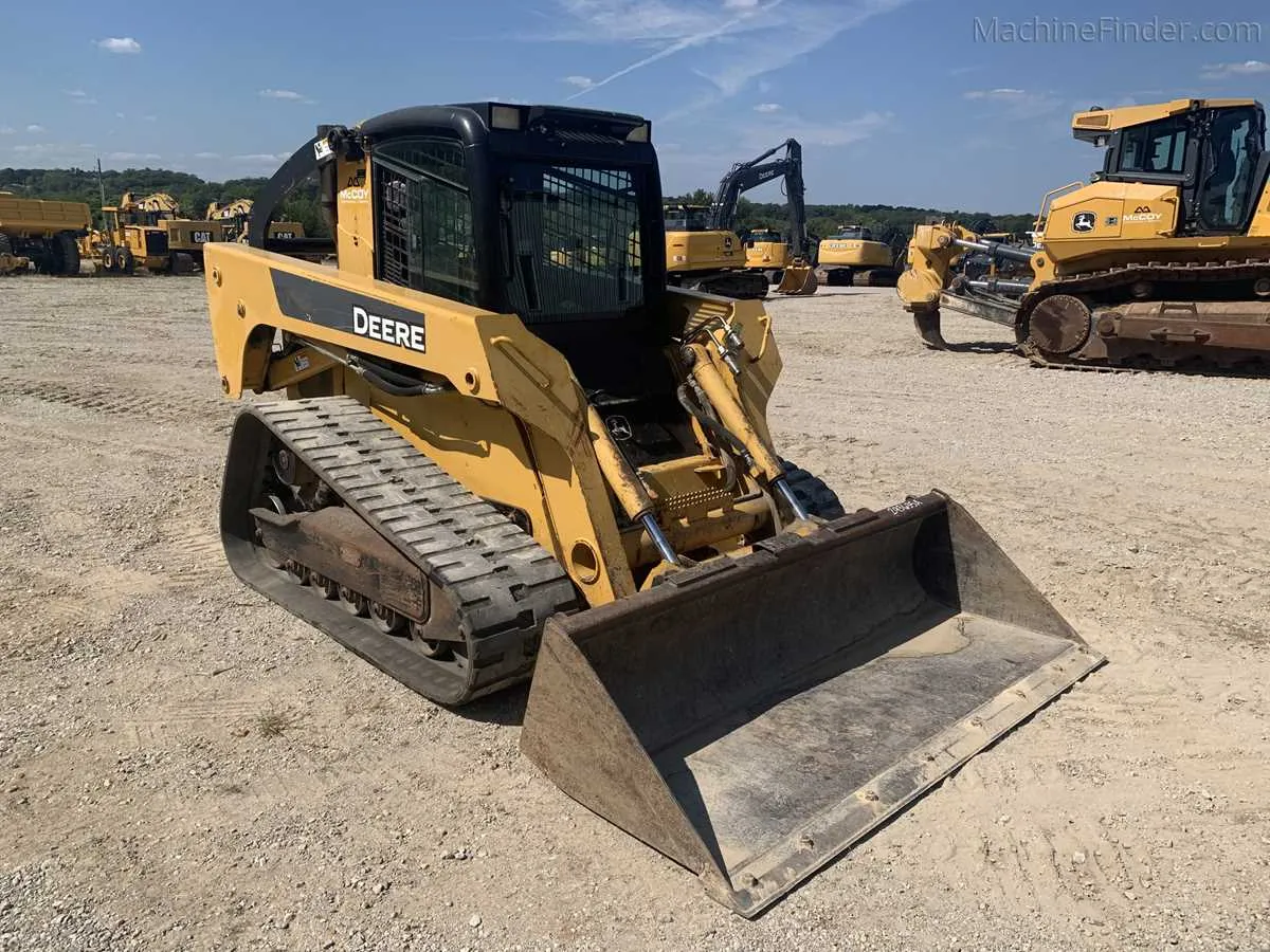 ct332 john deere specs