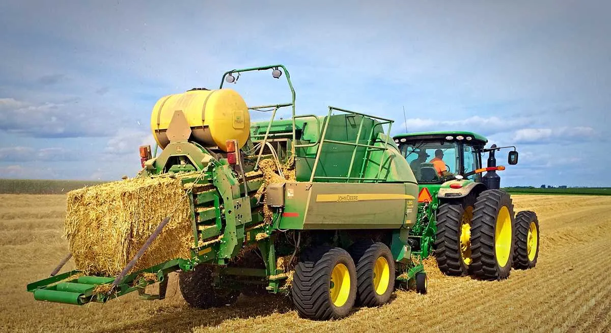 john deere 100 big square baler specs