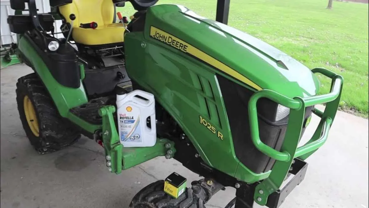 john deere 1025r oil specs
