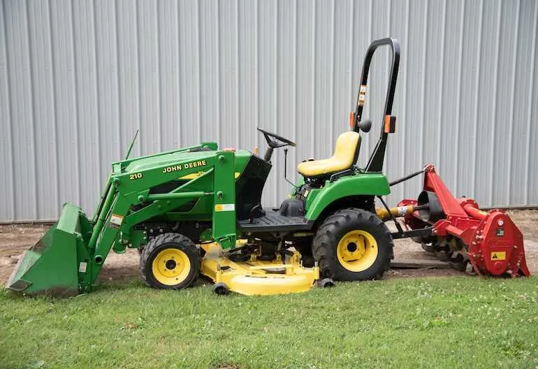 john deere 210 mower specs