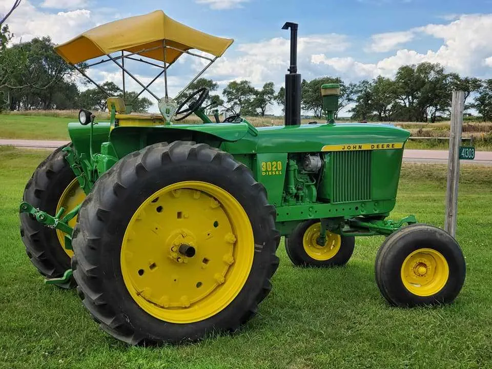 john deere 3020 spec