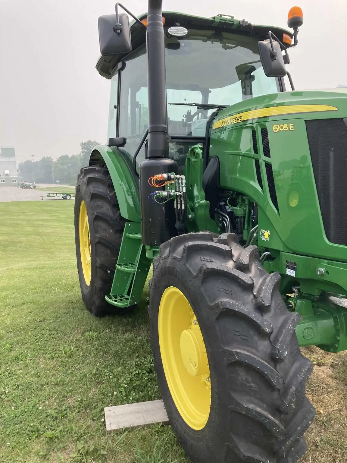john deere 6105e specs