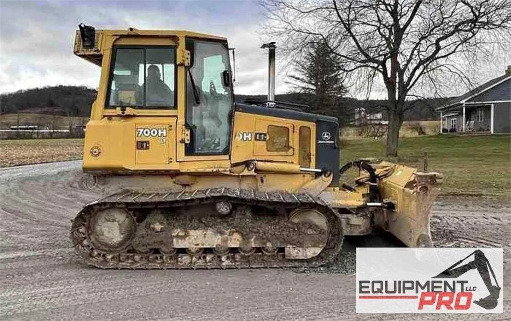 john deere 700h specs