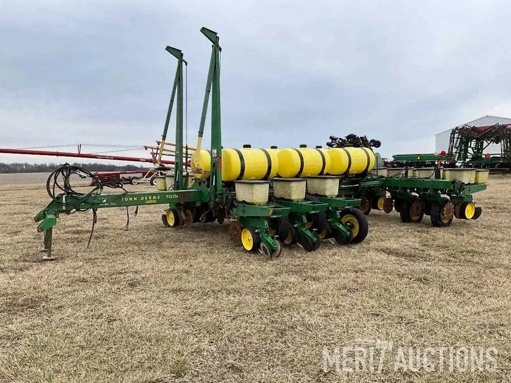 john deere 7200 12 row planter specs