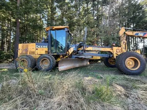 john deere 770d specs