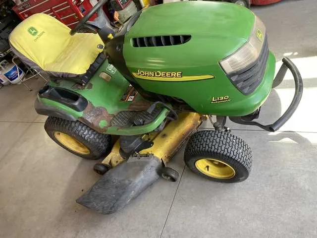 john deere l130 lawn tractor specs