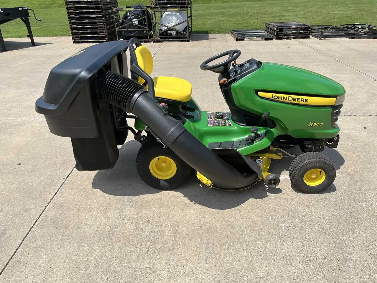 specs john deere x300