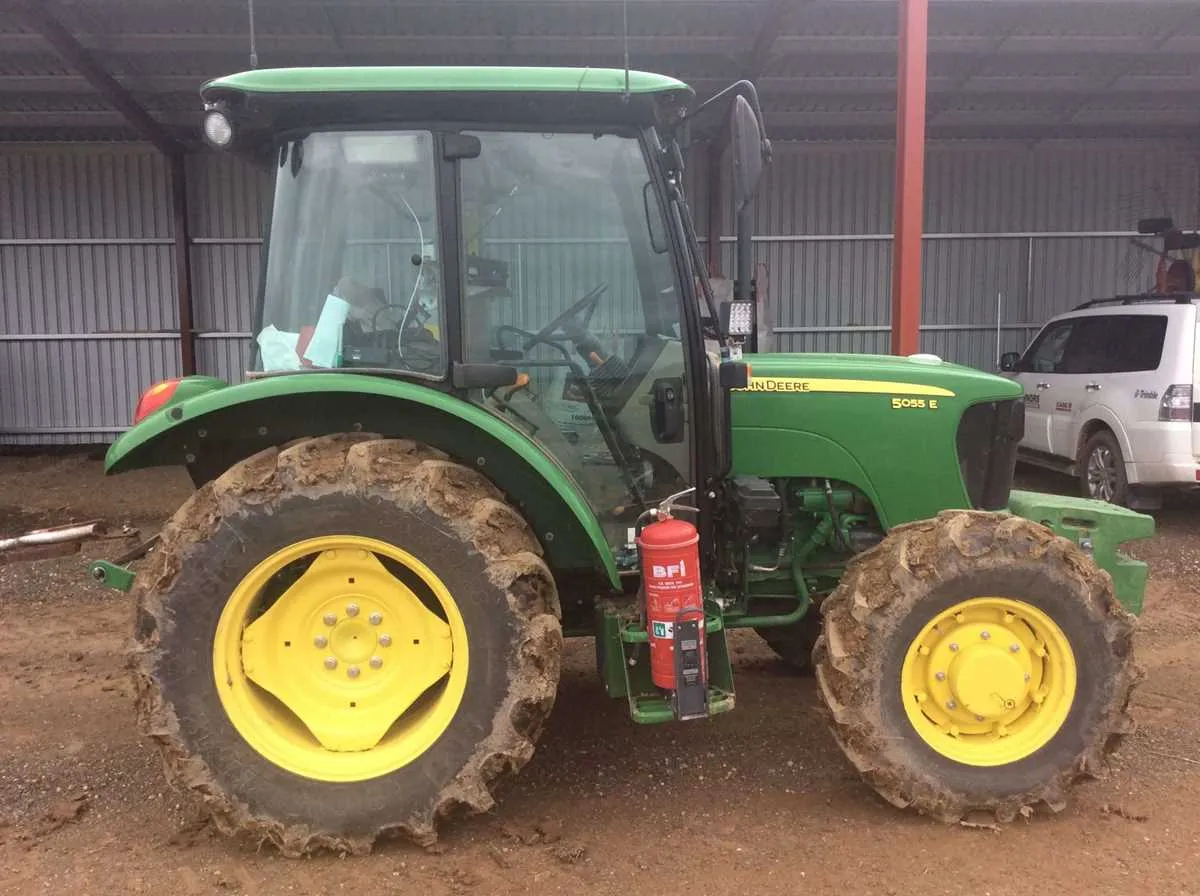 specs on john deere 5055e