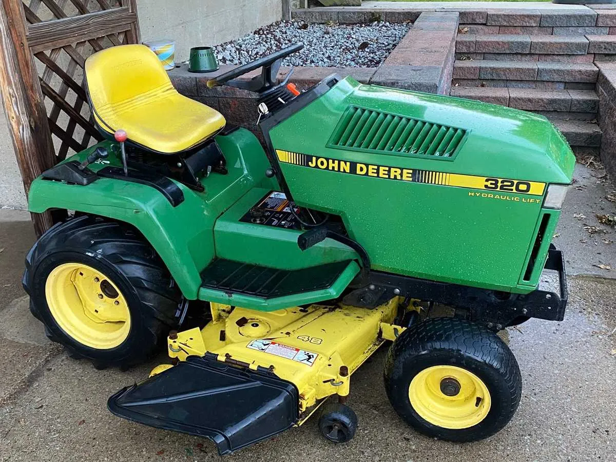 john deere 320 garden tractor specs
