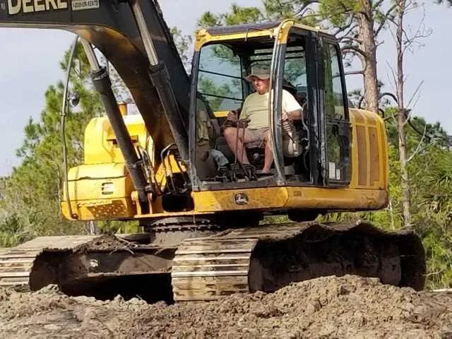 john deere 200 d excavator specs