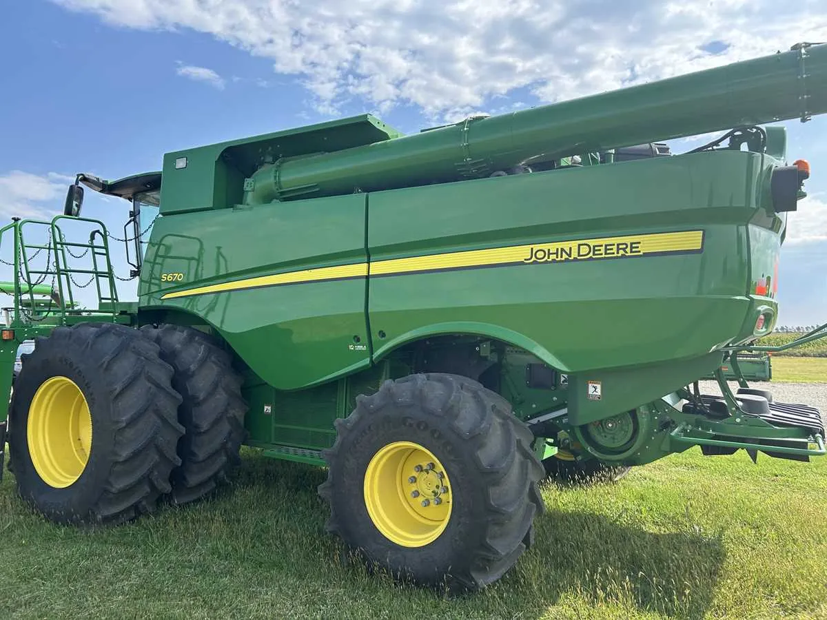 john deere 670 combine specs