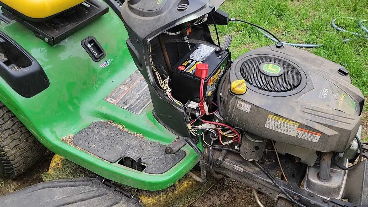 john deere d160 battery specs