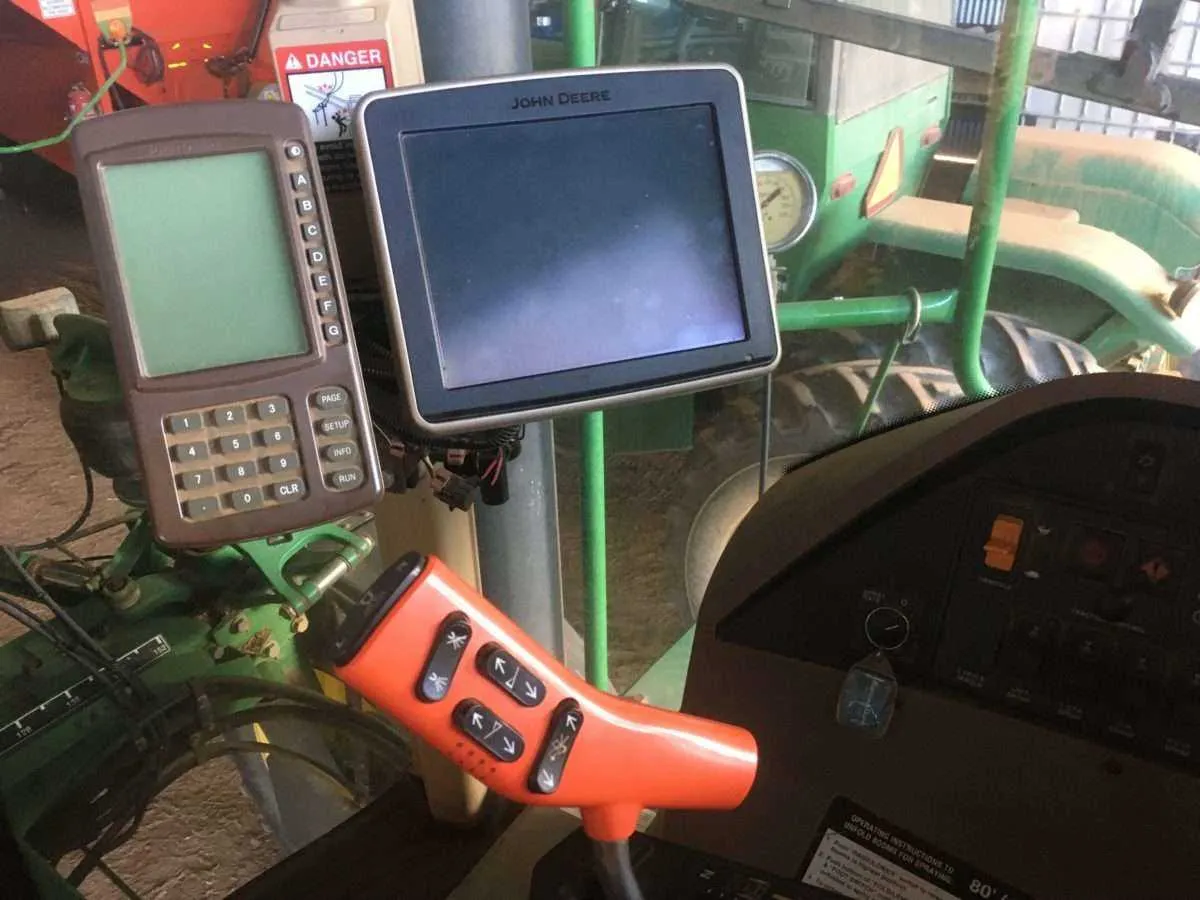 1999 john deere 4700 sprayer specs