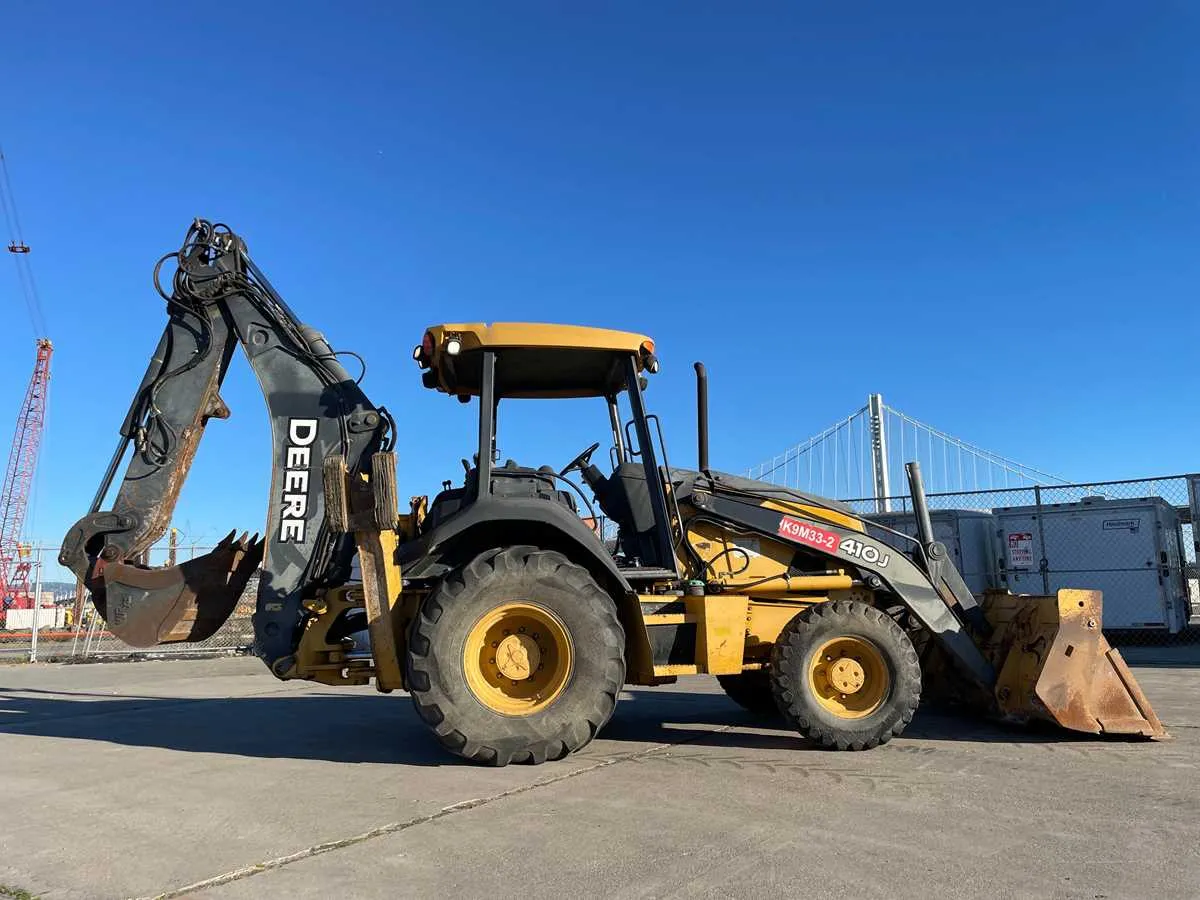 john deere 410 backhoe oil specs