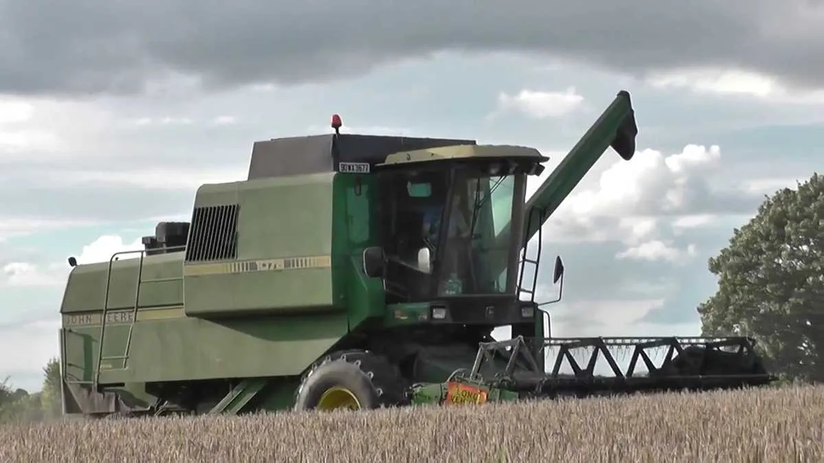 john deere 1075 combine specs