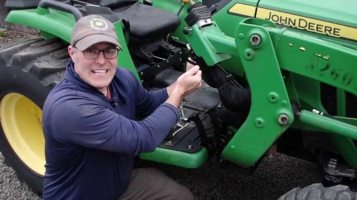 john deere 3038e hydraulic specs