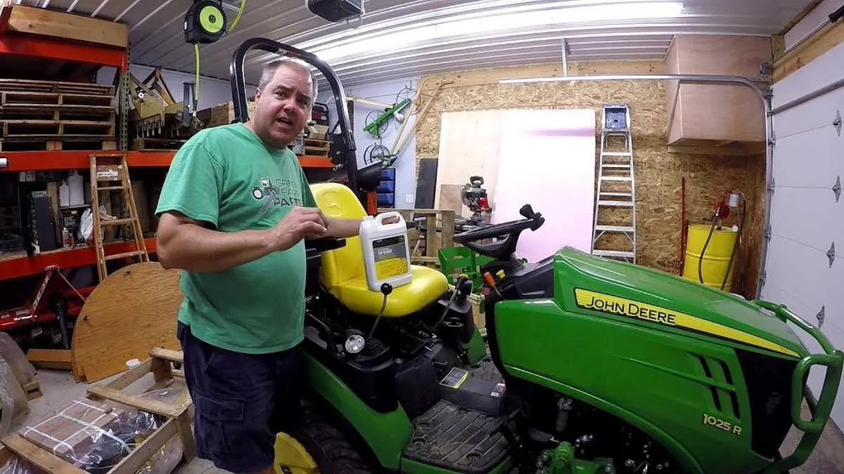 john deere 1025r oil specs