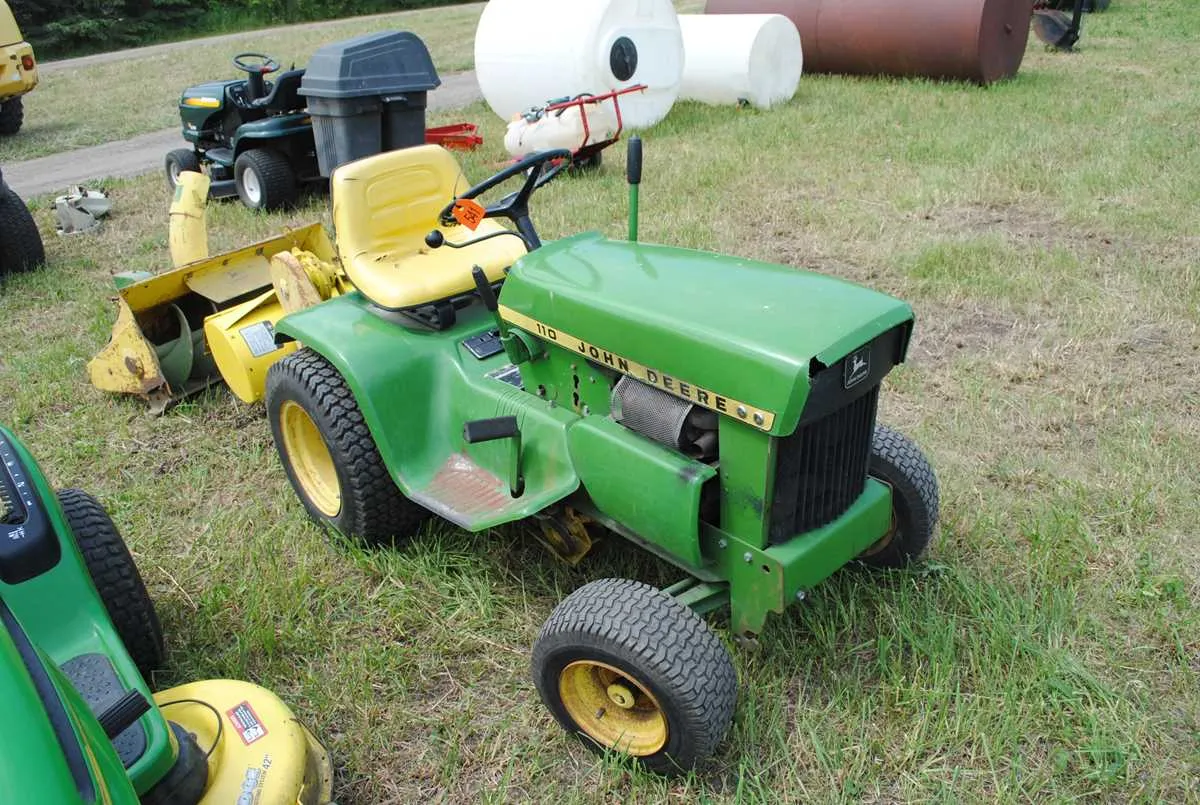 john deere 110 mower specs