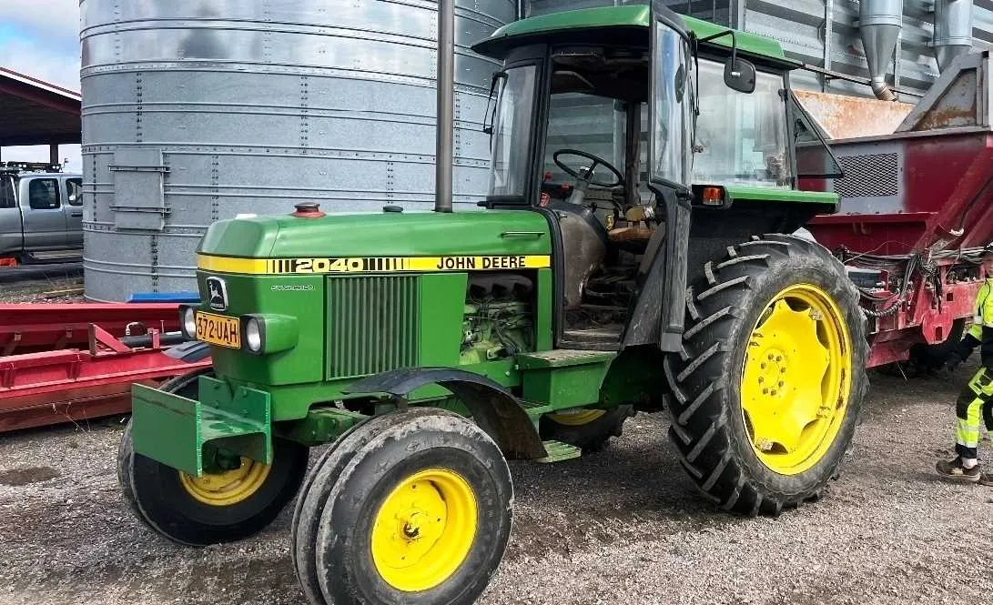 john deere 2040 loader specs