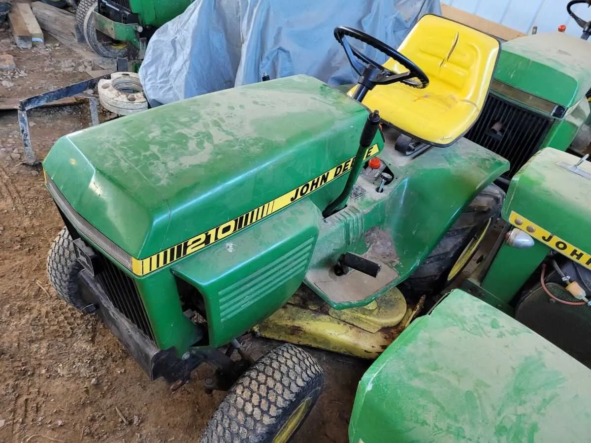 john deere 210 tracror specs