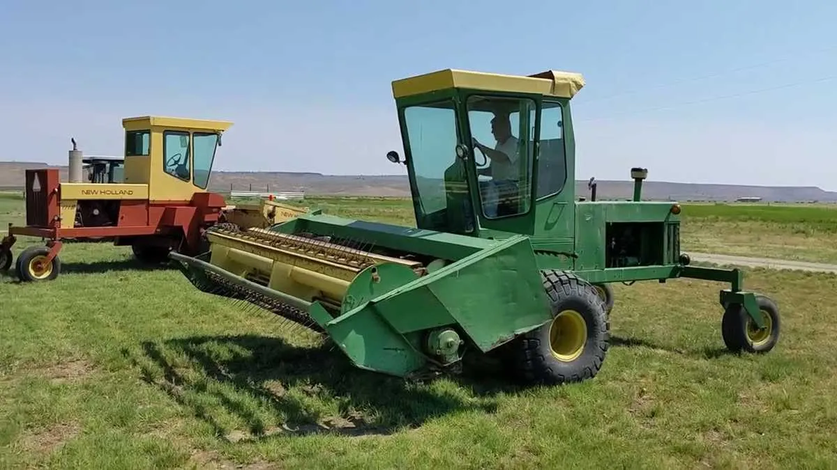 john deere 2270 swather specs