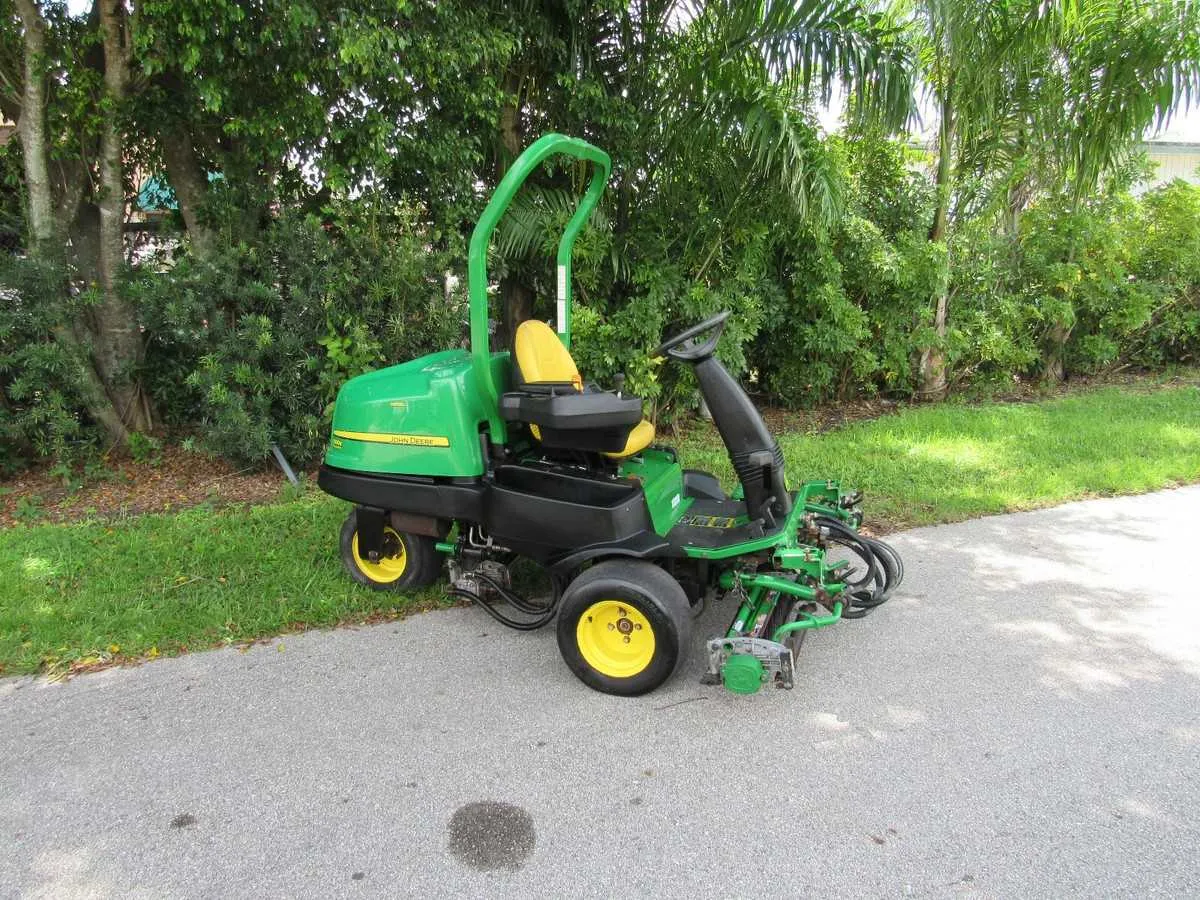 john deere 2500e specs