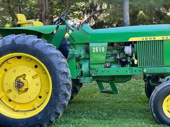 john deere 2510 tractor specs