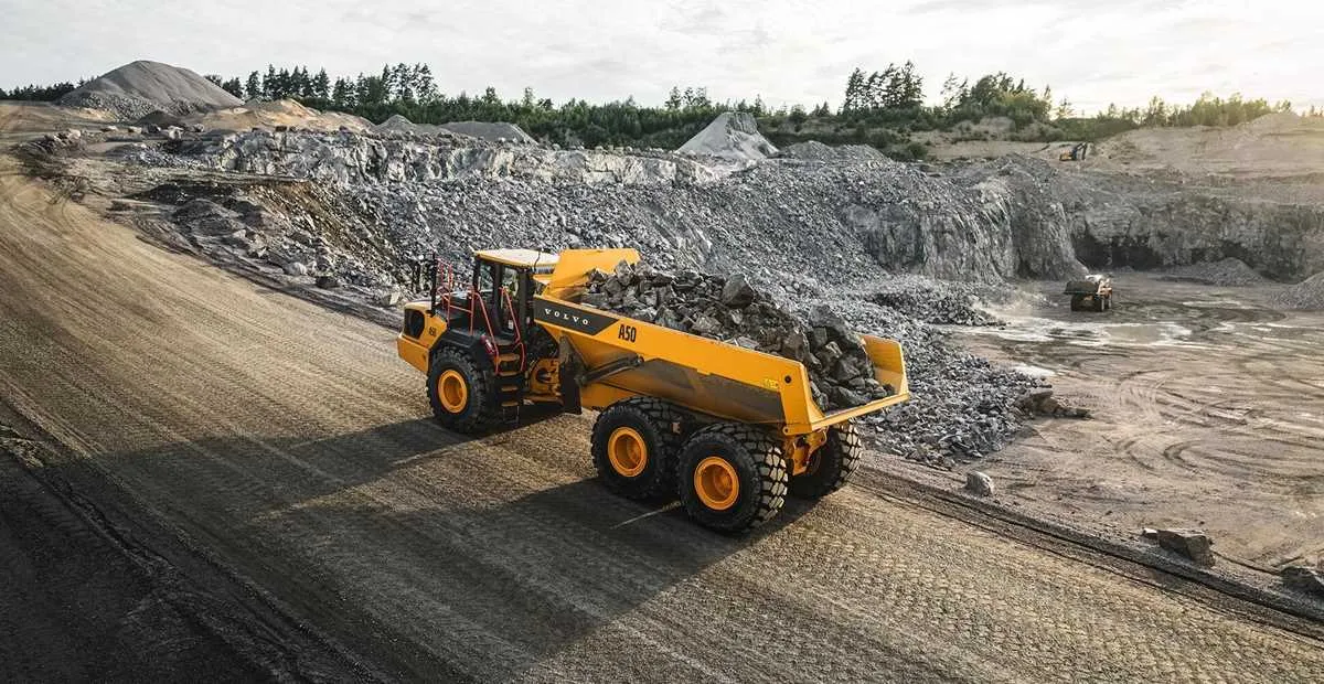 john deere 300d rock truck specs