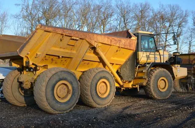 john deere 350d rock truck specs