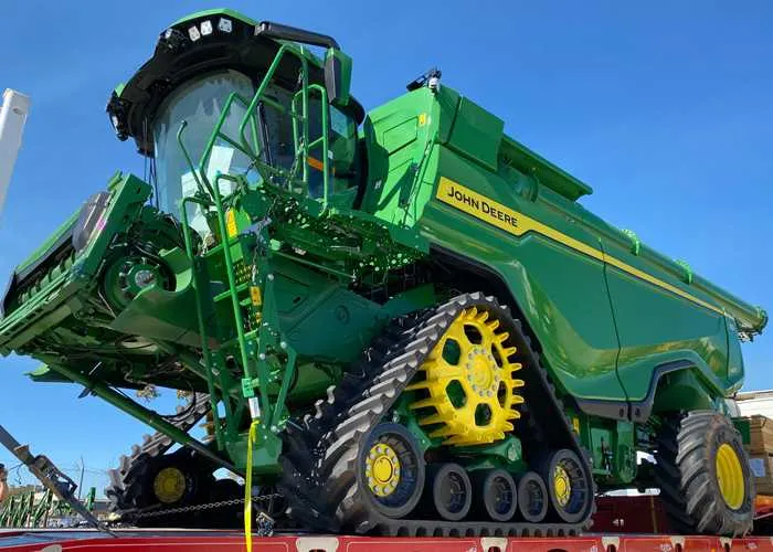 john deere 60 series combine specs