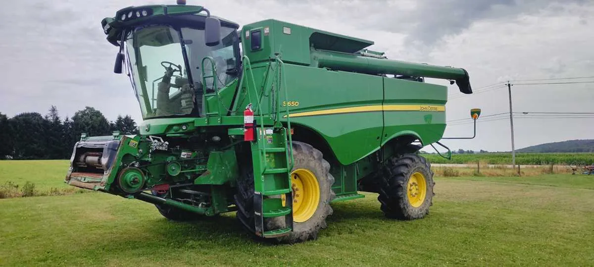 john deere class 10 combine specs
