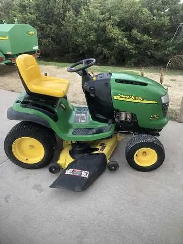 john deere l130 lawn tractor specs