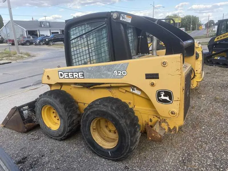 john deere 320e skid steer specs