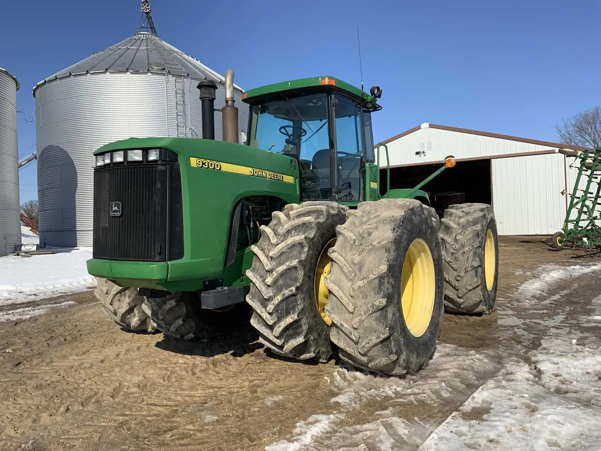9300 john deere specs