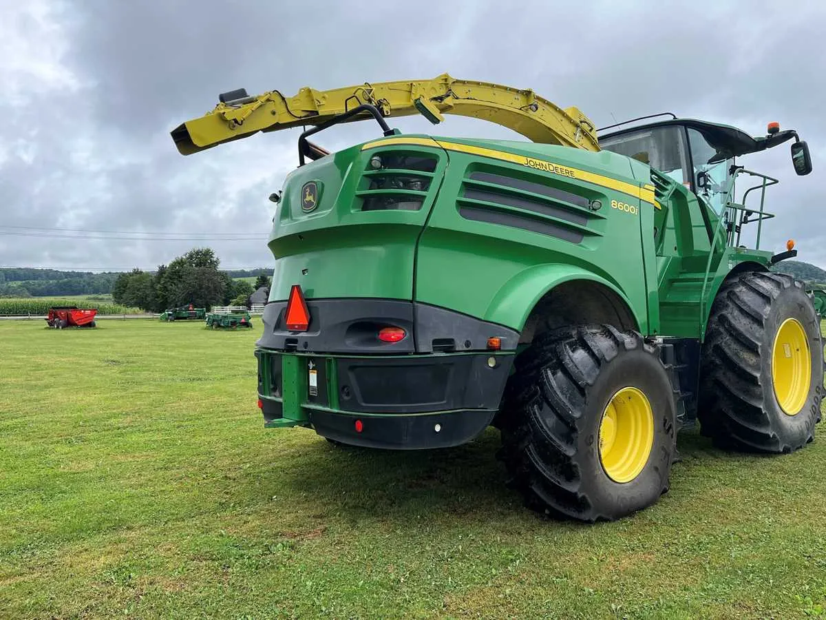 8600i john deere chopper specs