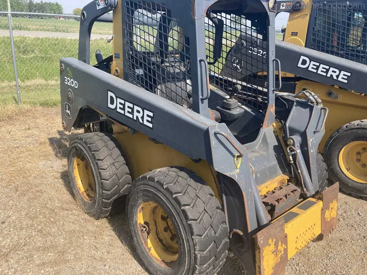 2013 john deere 318d specs
