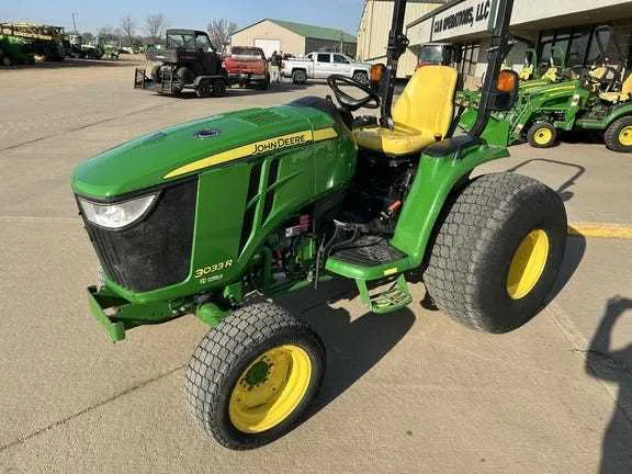 2017 john deere 3033r specs