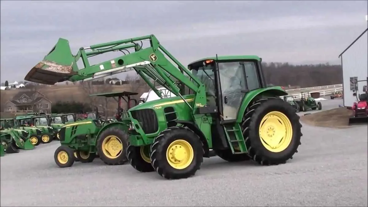 specs on a 7230 john deere tractor
